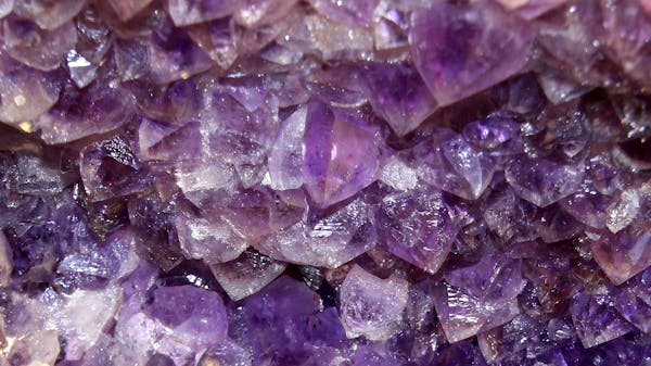 Amethyst: Mythology, Powers and Symbolism - Image 7 most expensive gemstone - amethyst crystal