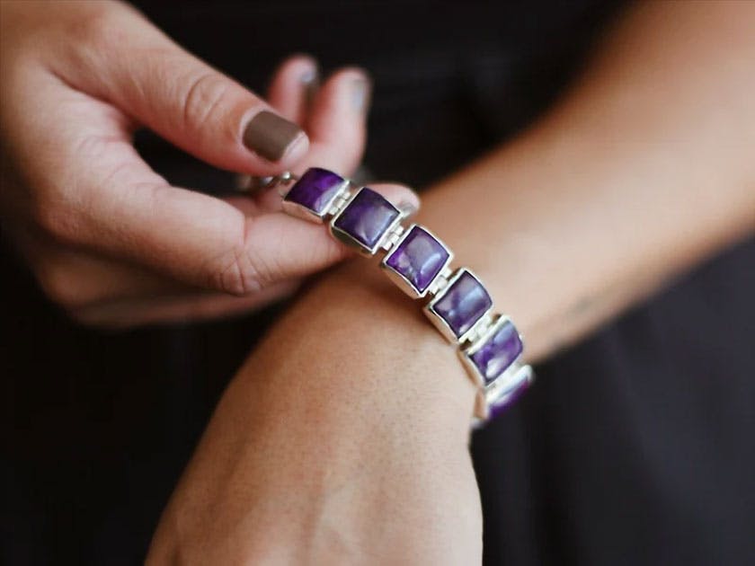 Sugilite Gemstone: The Meaning, Healing Properties, and Value - Image 5 sugilite - bracelet