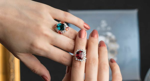 Exploring the Rich Spectrum of Garnet Color - Image 1 garnet color - garnet