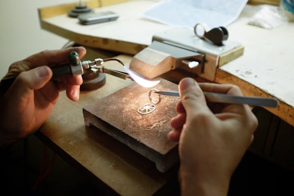 Discover the Finest Jewelry Manufacturers Thailand - Image 1 - manufacturing