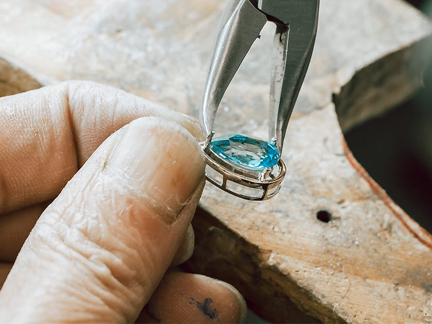 Expert Jewelry Manufacturer Insights - Image 1 jewelry manufacturer - stone setting